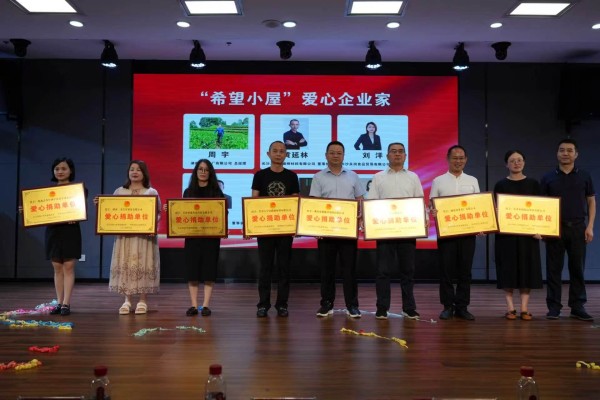 长沙太空金路桥材料有限公司,双钢轮压路机,福格勒沥青摊铺机,AC系列,AF系列,SBS系列